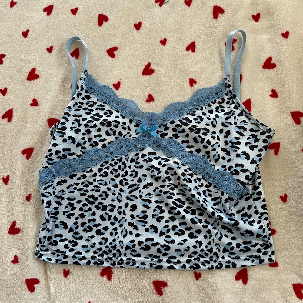 leopard print crop top